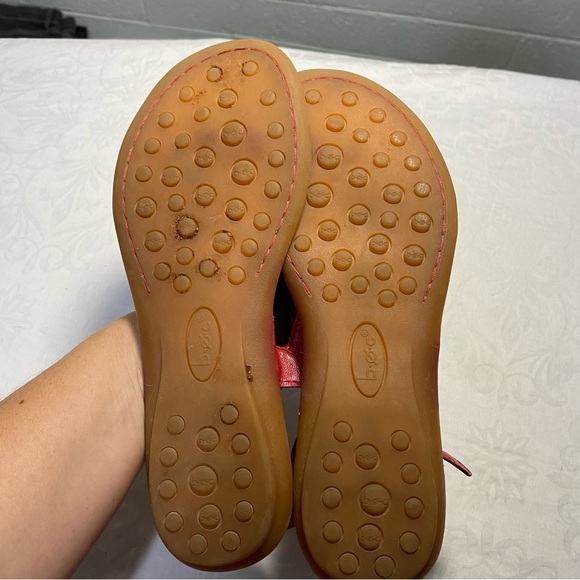 Born concept red T Strap Thong sandals size 6M Eyelet Vegan Leather Good Used C - Picture 2 of 8